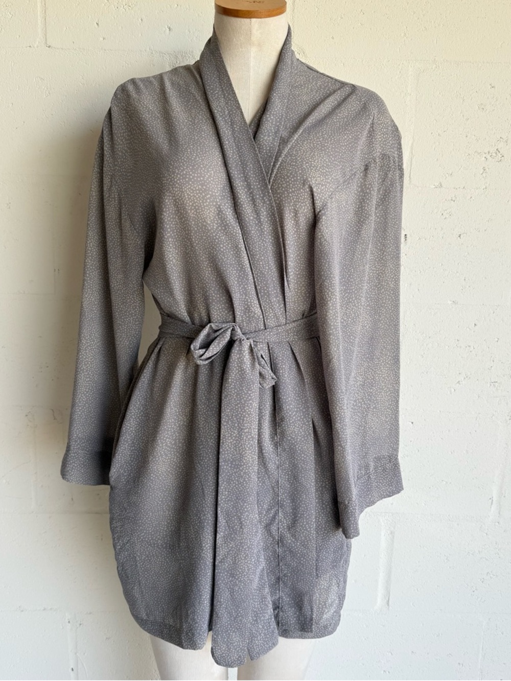 Victoria's Secret Gray Dotted Robe one size sheer lightweight pockets belted